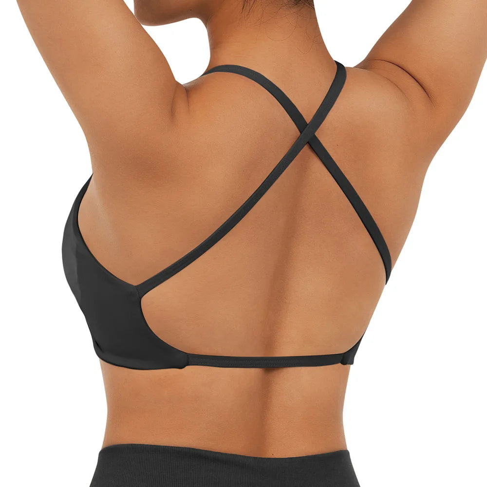 Halter Neckline Chest Twist Workout Top With Chest Pads