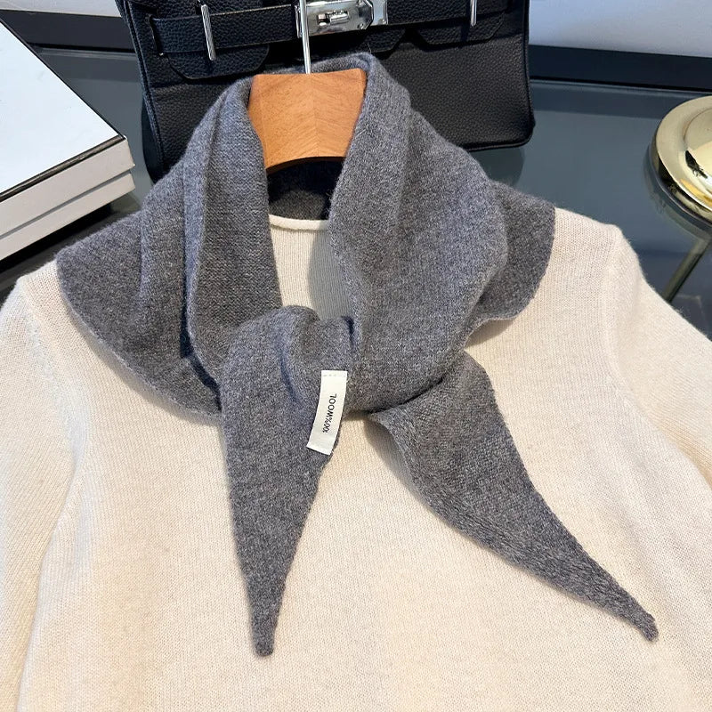 100% Wool Triangular Neck Scarf - Kinnted Scarf