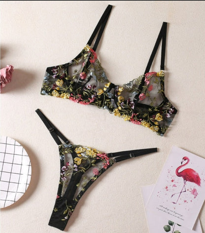 Floral Embroidery Lingerie Set Lace Bra and Panty Set