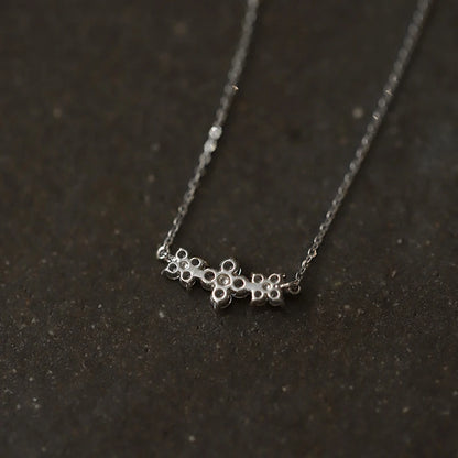 Lumière Clover Necklace – 3 Moissanite Clovers