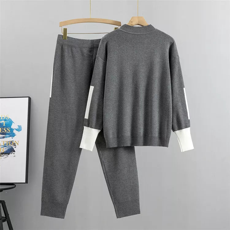 Two Pieces Knitted Round Neckline Sweater and Trousers Set