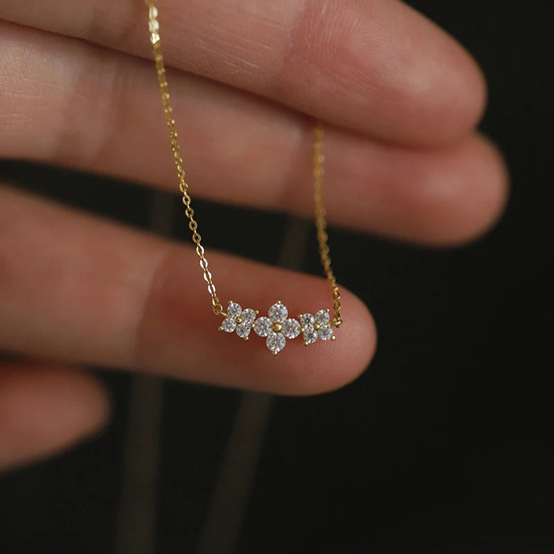 Lumière Clover Necklace – 3 Moissanite Clovers