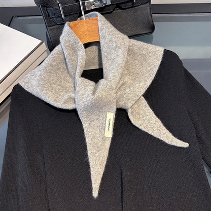 100% Wool Triangular Neck Scarf - Kinnted Scarf