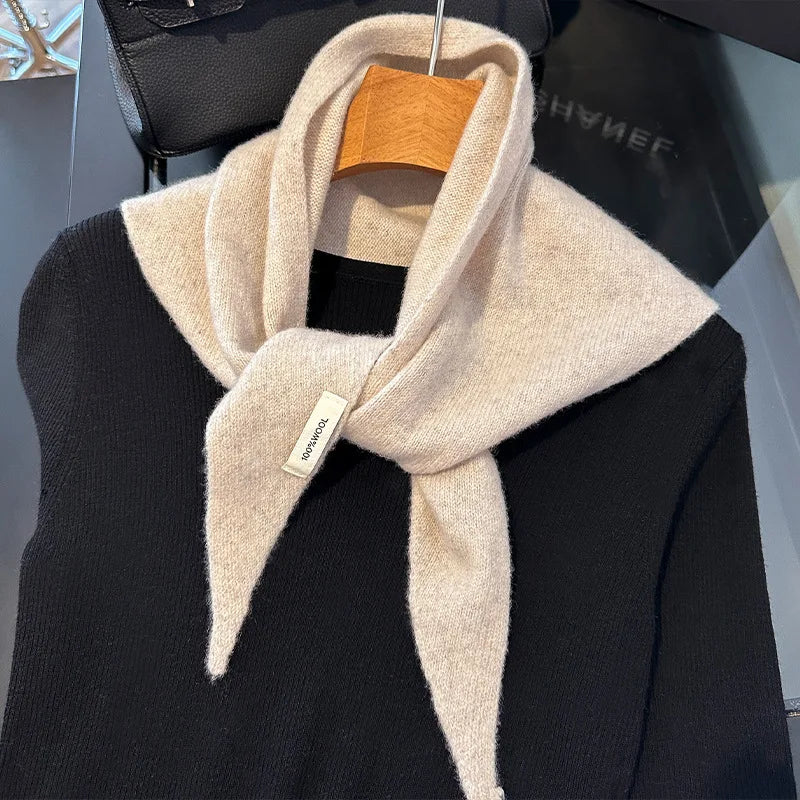 100% Wool Triangular Neck Scarf - Kinnted Scarf