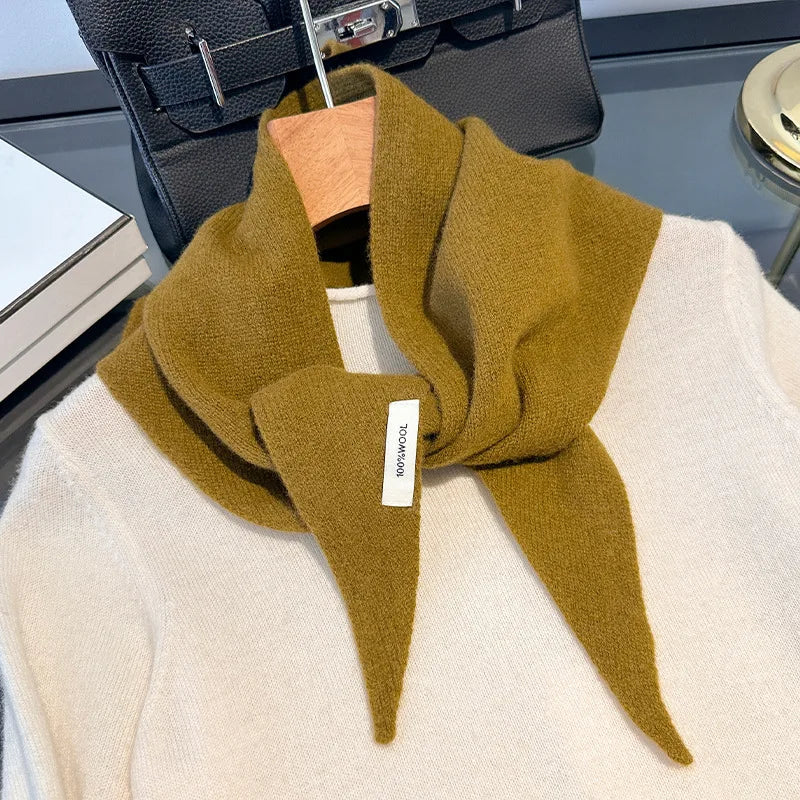 100% Wool Triangular Neck Scarf - Kinnted Scarf