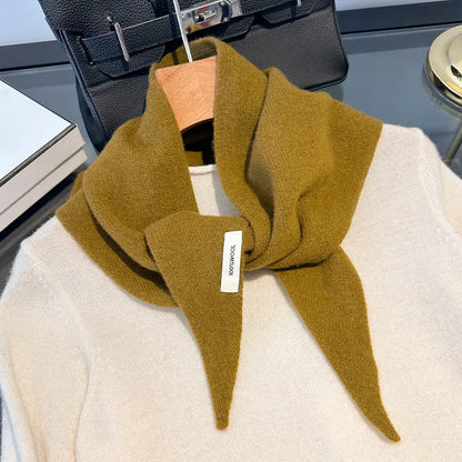 100% Wool Triangular Neck Scarf - Kinnted Scarf